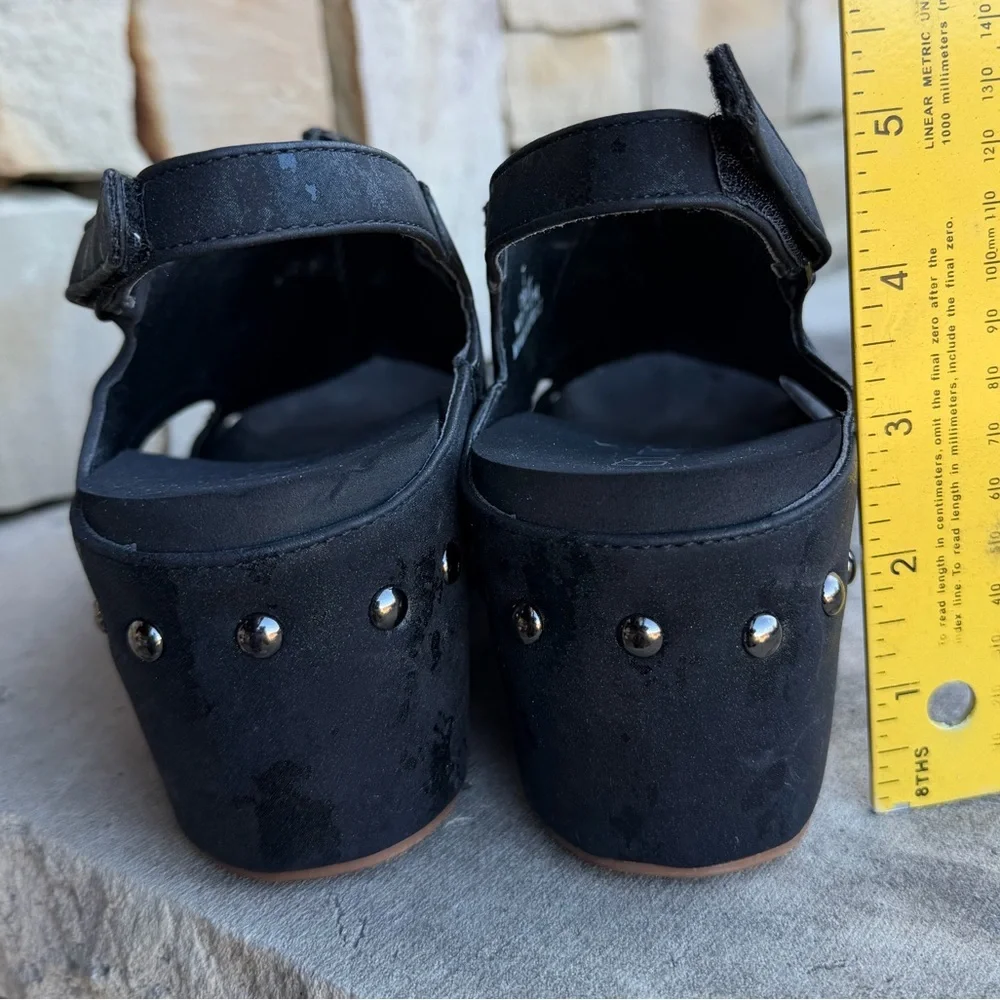 Corkys Carley Black Wedge Sandals Sz-7.‎ V